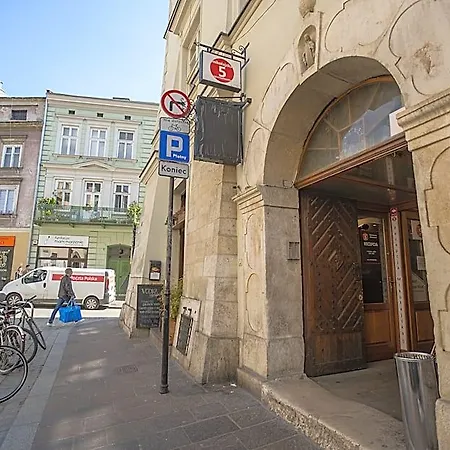 Mikolajska 5 4* Modlnica