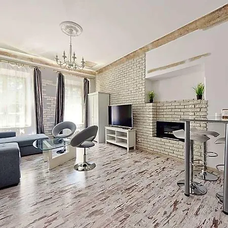 Mikolajska 5 4* Modlnica
